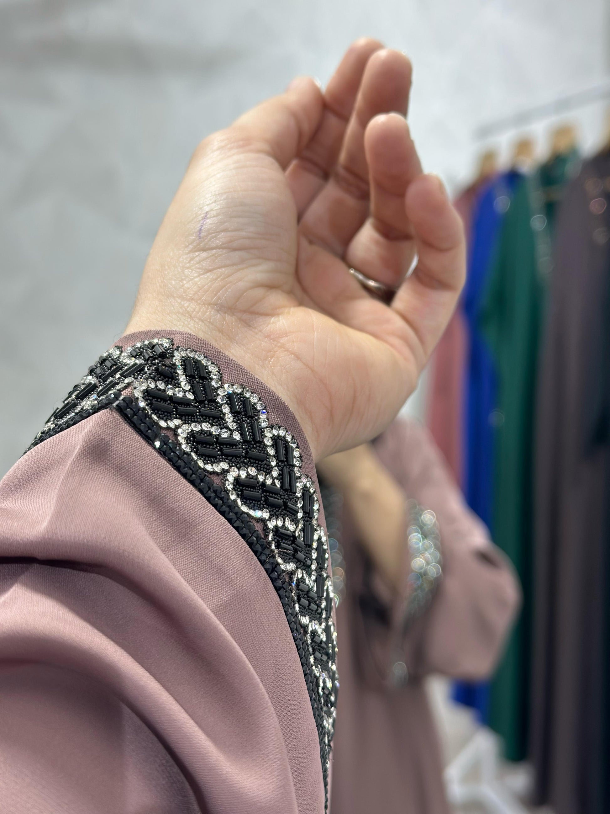 Dubai Lace Abaya – Front Open | Cherry Fabric Perfection With Stall