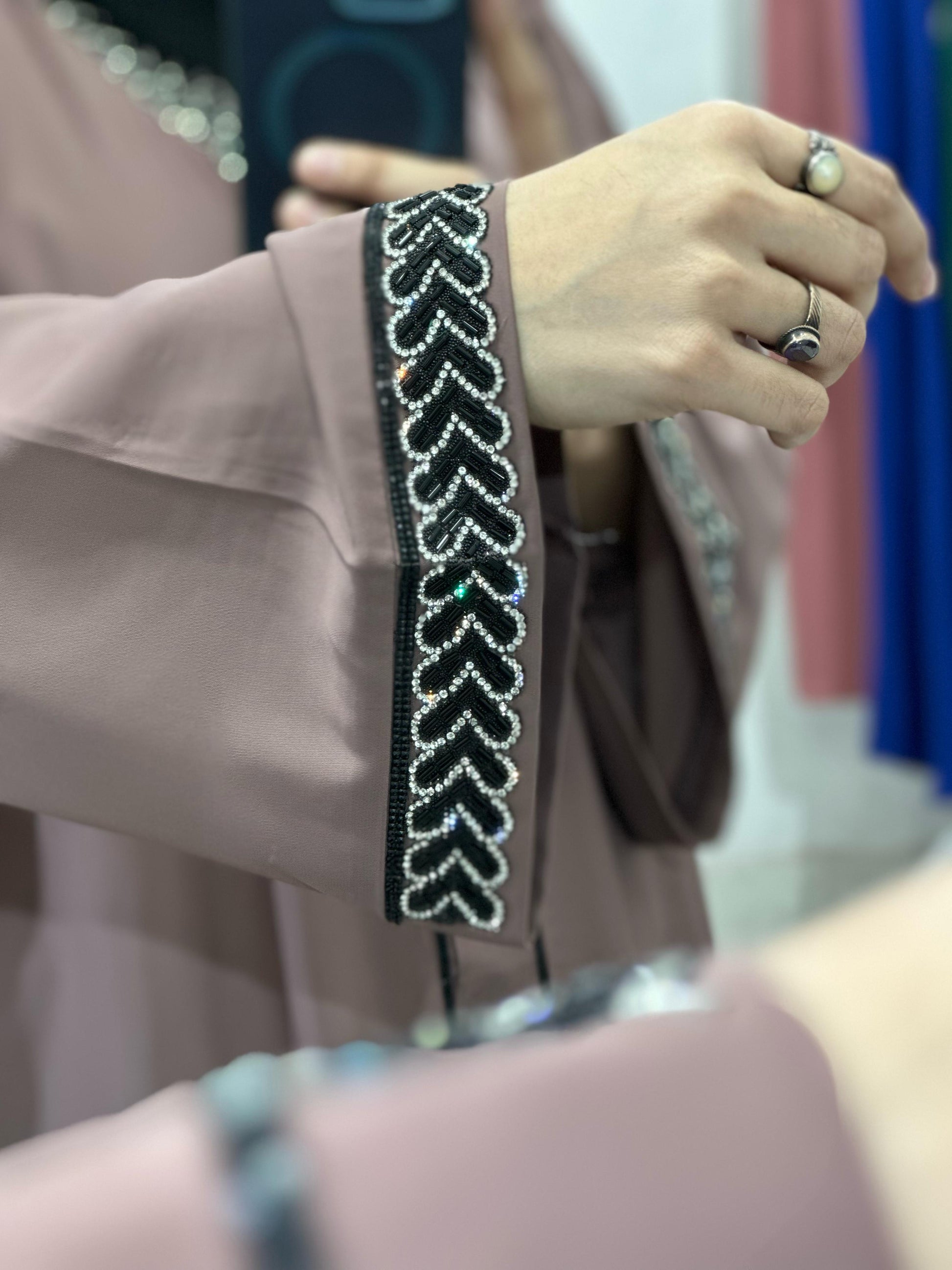 Dubai Lace Abaya – Front Open | Cherry Fabric Perfection With Stall