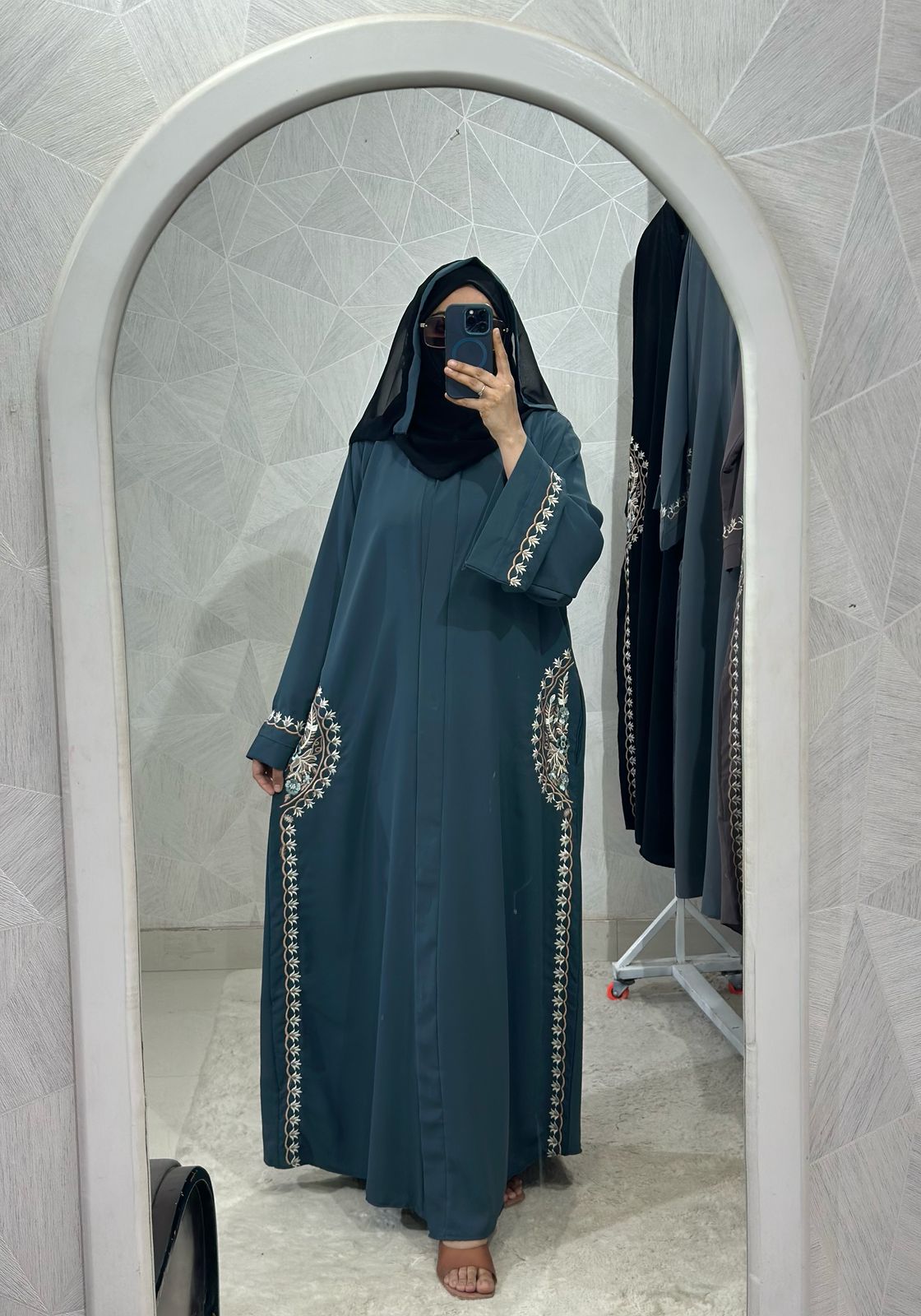 Floral Embroidered Front-Open Abaya Burkha - Parada Fabric & Dubai Style