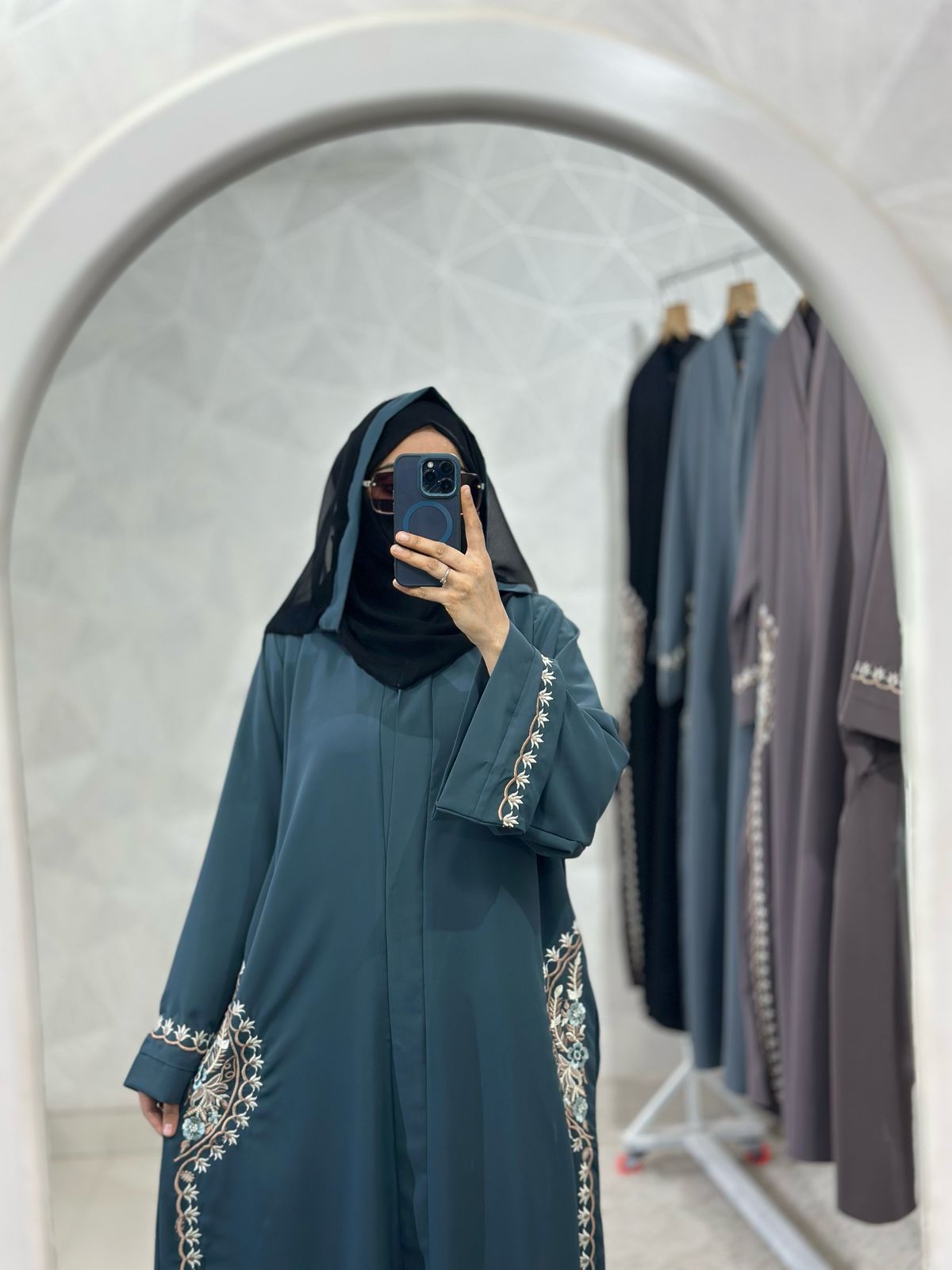 Floral Embroidered Front-Open Abaya Burkha - Parada Fabric & Dubai Style