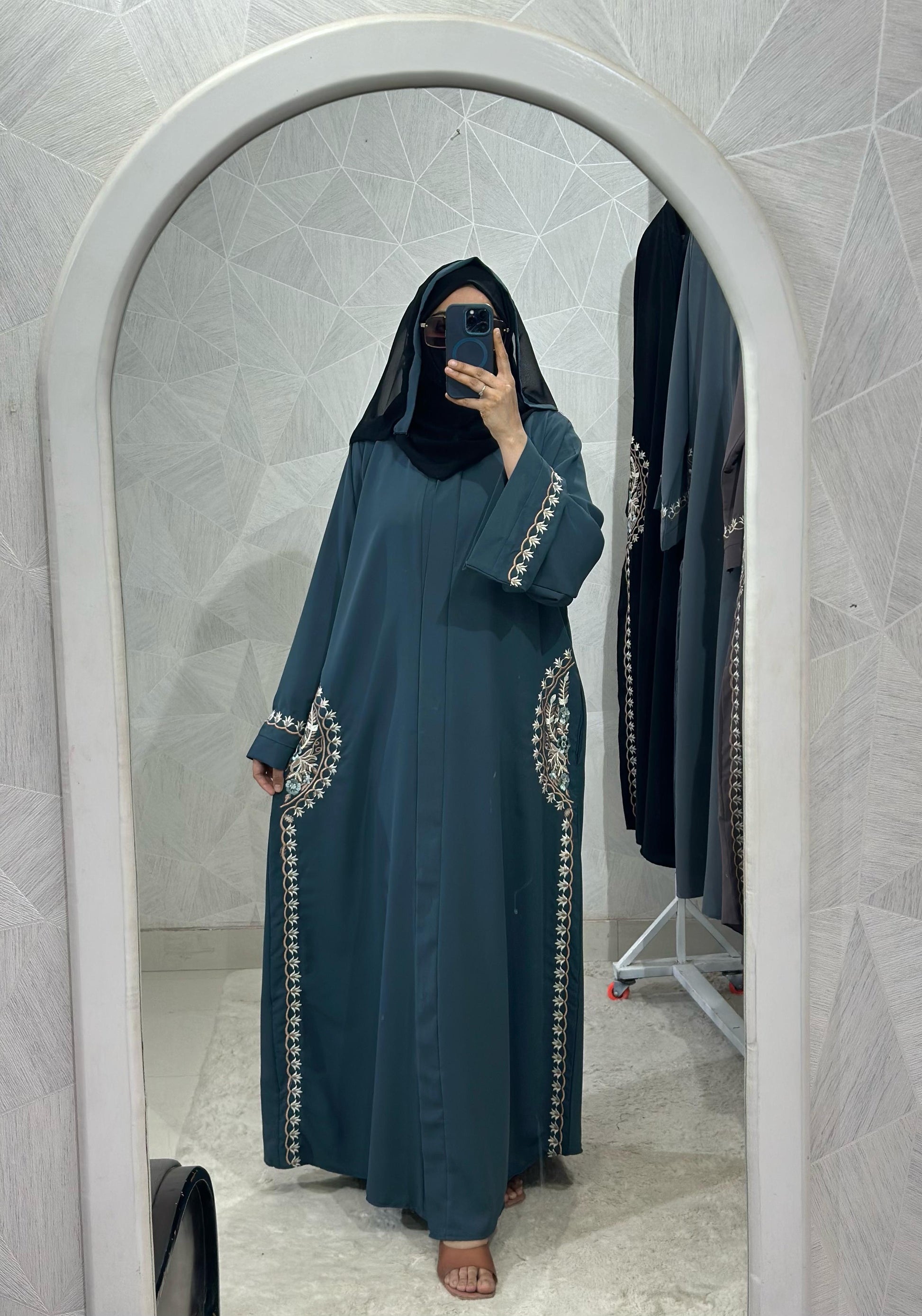 Floral Embroidered Front-Open Abaya Burkha - Parada Fabric & Dubai Style