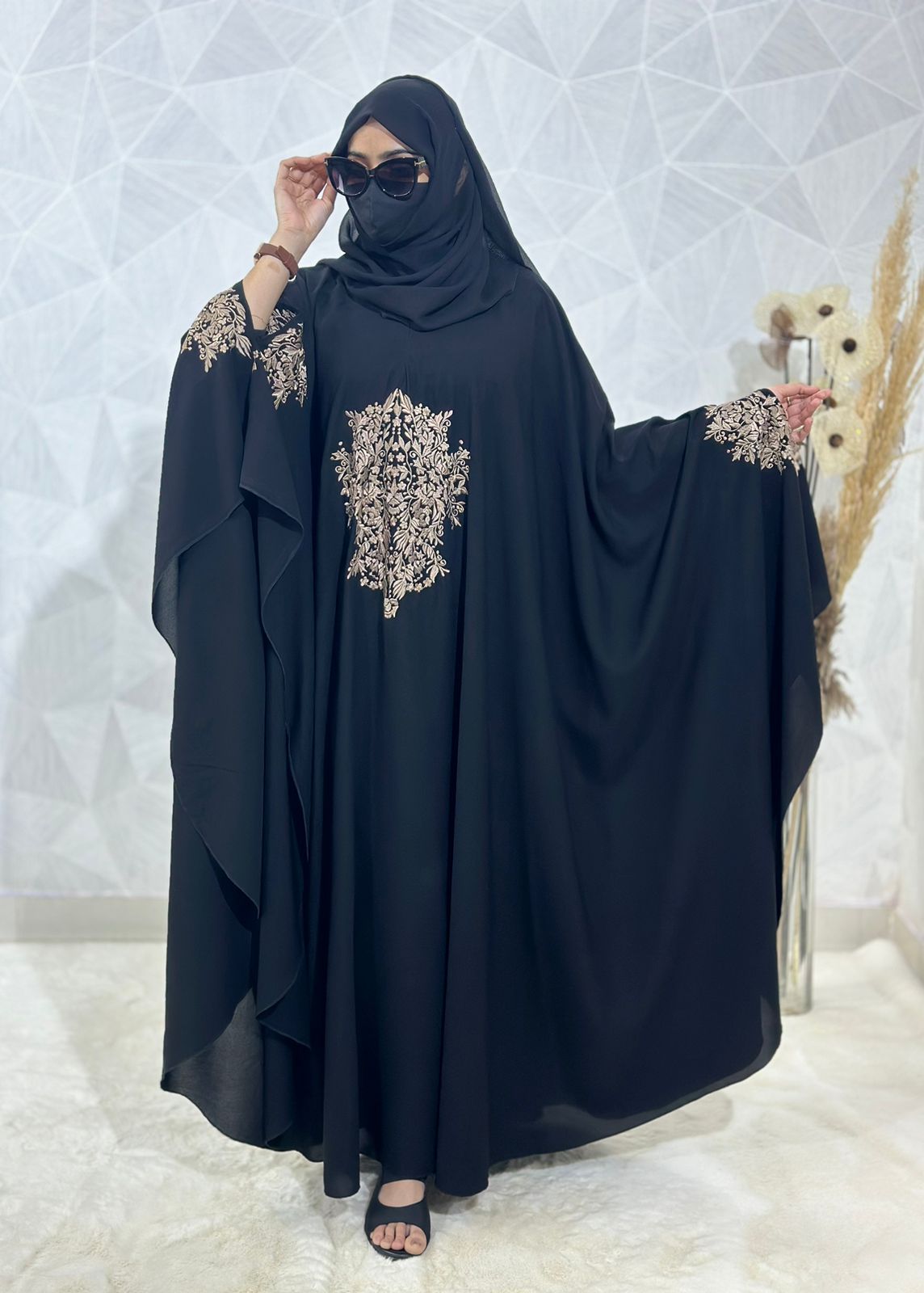 Stylish Black Irani Kaftan Abaya Hand Embroidered Kashibo Fabric