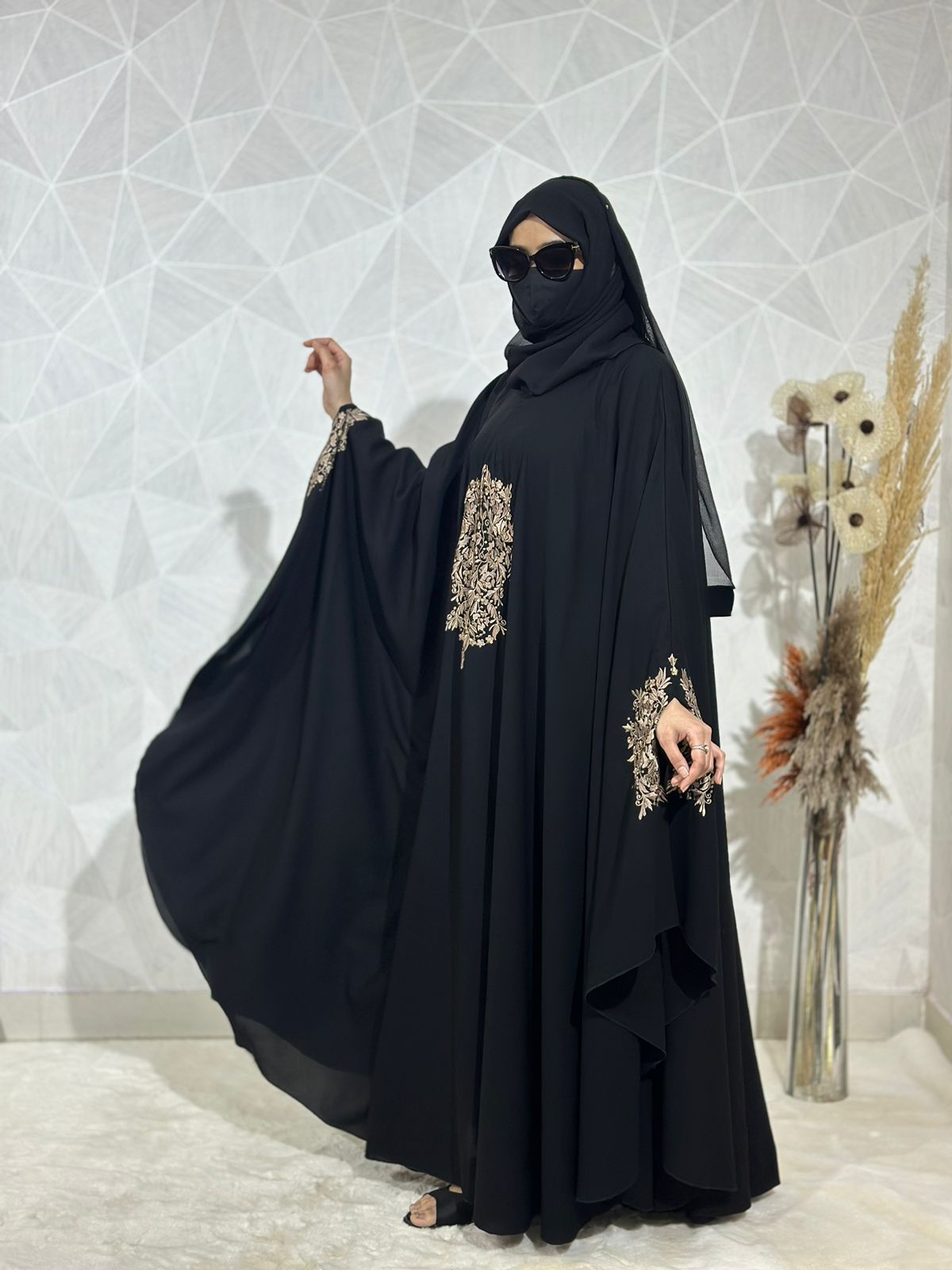 Stylish Black Irani Kaftan Abaya Hand Embroidered Kashibo Fabric