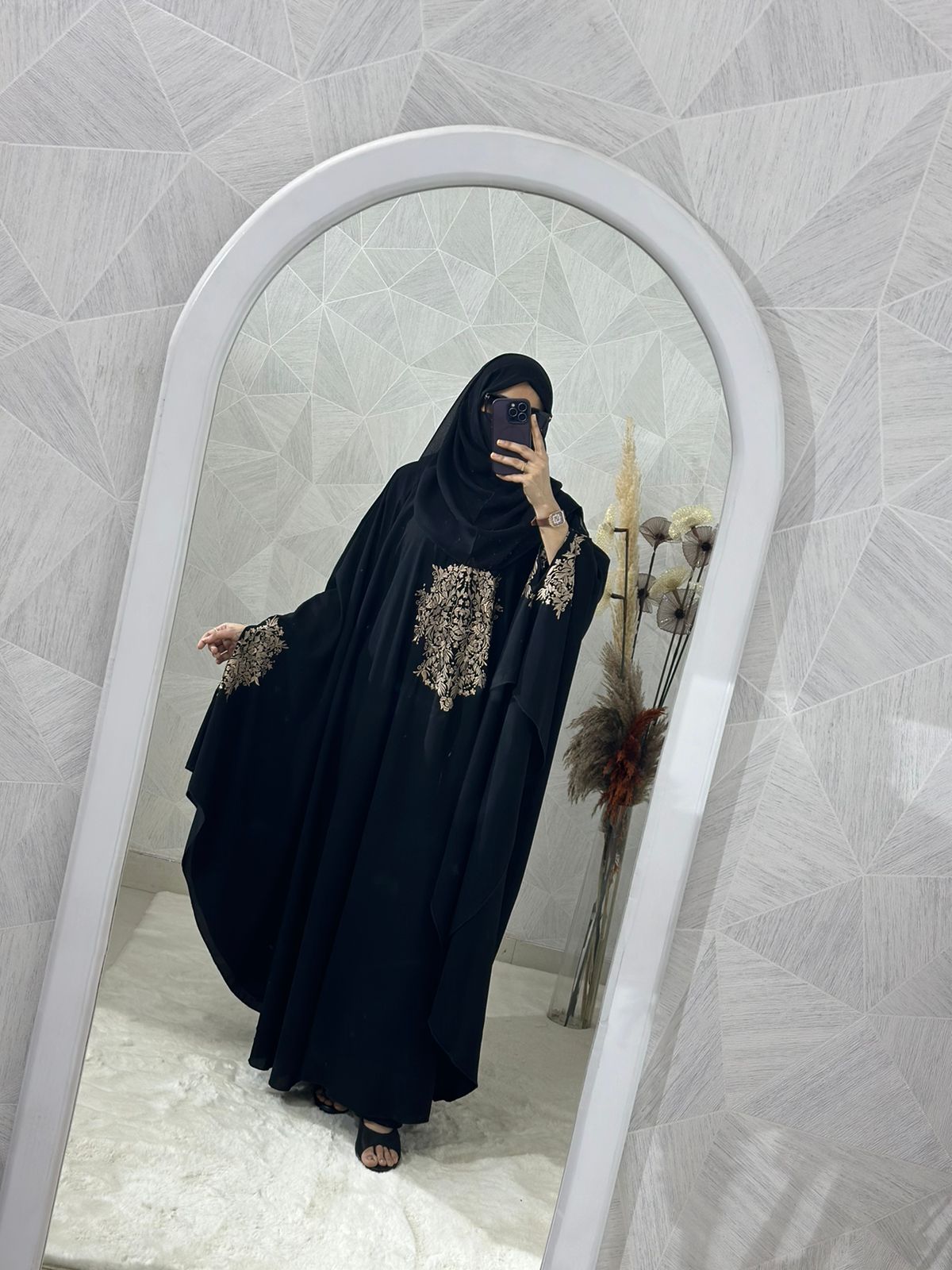 Stylish Black Irani Kaftan Abaya Hand Embroidered Kashibo Fabric