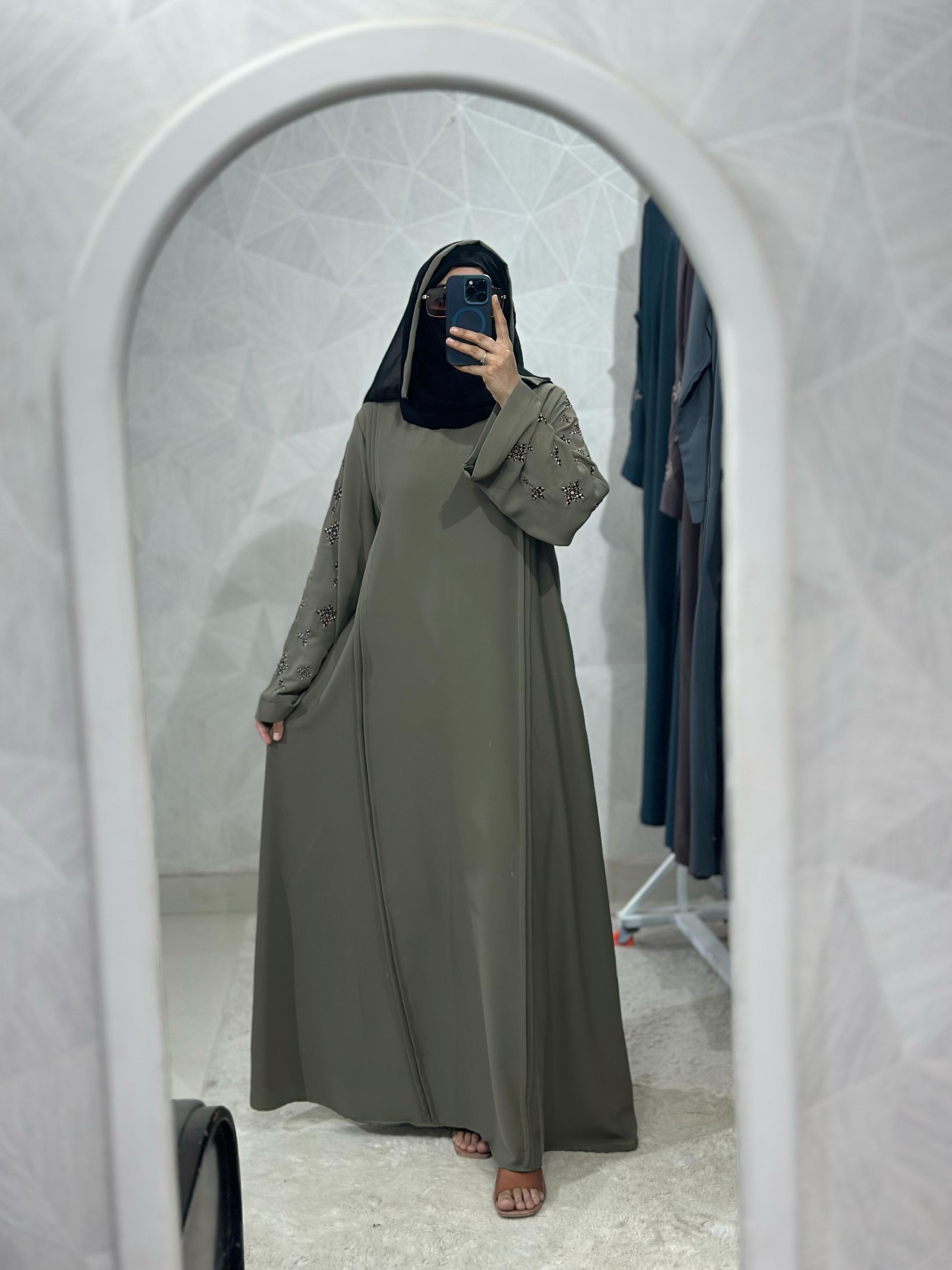 Simple Floral Embroidered Abaya - Parada Fabric & Dubai Style