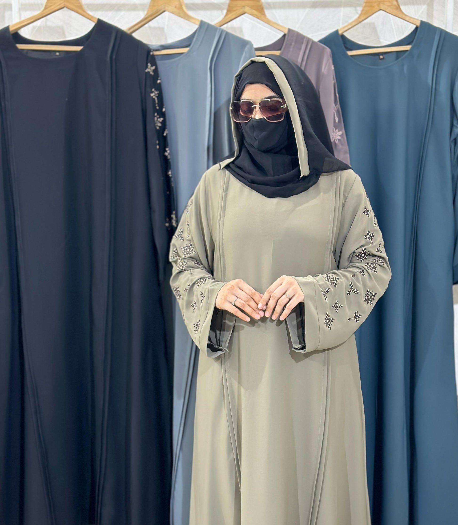 Simple Floral Embroidered Abaya - Parada Fabric & Dubai Style